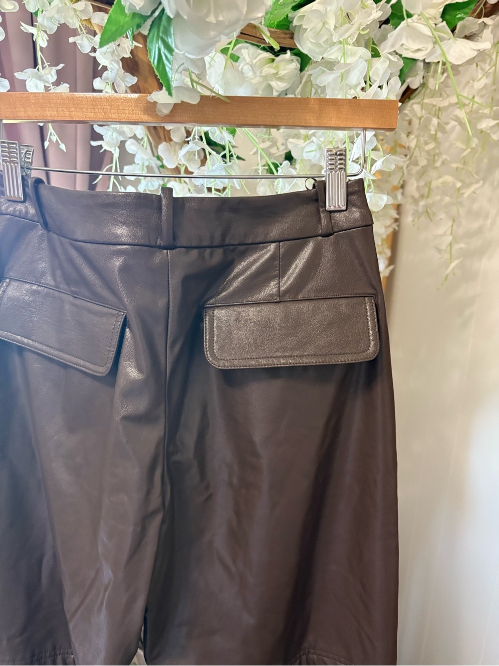 Amanda Uprichard Cocoa Faux Leather Wide-Leg Cargo Pants - Picture 10 of 10